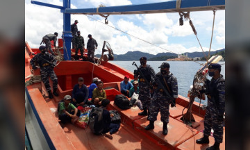 KRI Bung Tomo 357 Kembali Mengamankan 1 KIA Vietnam Pelaku Illegal Fishing di Perairan Laut Natuna