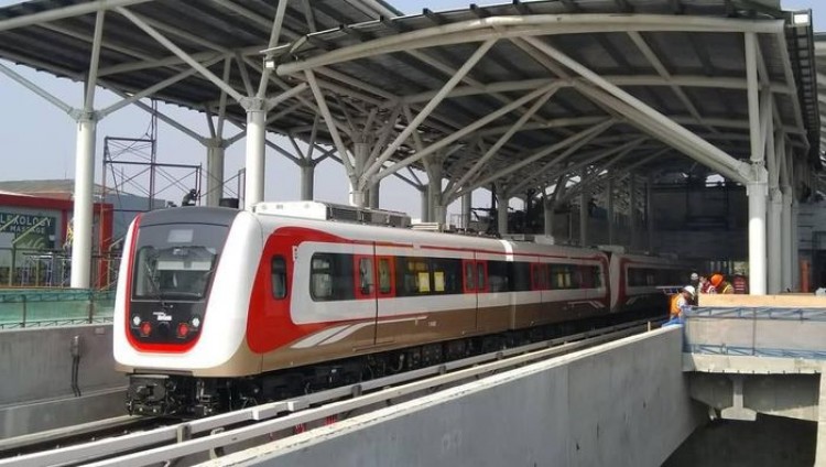 LRT Jakarta Fase I Ditargetkan Beroperasi Januari 2019 