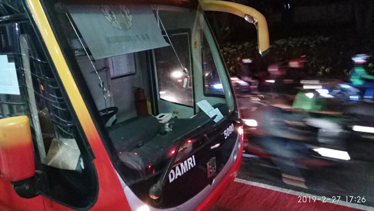 Bus TransJakarta Mogok di Halte Pondok Indah 1