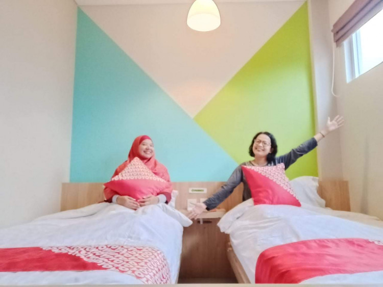 Staycation di Oyo Apple Platinum Hotel Bikin Persahabatan Makin Erat